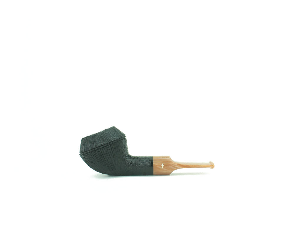 MS02 | Moonshine Devil Dog Pipe (Saddle)